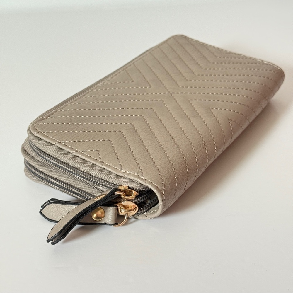 Beige Tone Accordion Clutch Wallet with a Leopard Print Interior Zipper - Picture 4 of 9